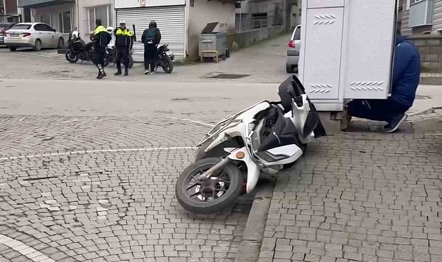 Bartın&#039;da Ehliyetsiz Sürücüden İlginç Tepki: Motosikletine Saldırdı!