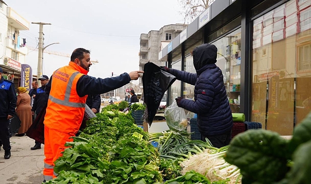 Belediyeden pazar esnafına poşet uygulaması