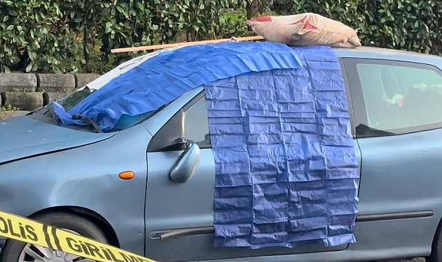 Beykoz&#039;da Gizemli Ölüm: Yangında Yaralanan Adam, Otomobilinde Cansız Bulundu