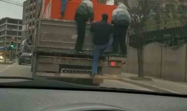 Bursa&#039;da Gençlerin Tehlikeli Macerası: Kamyonun Arkasında Hayatlarını Tehlikeye Attılar