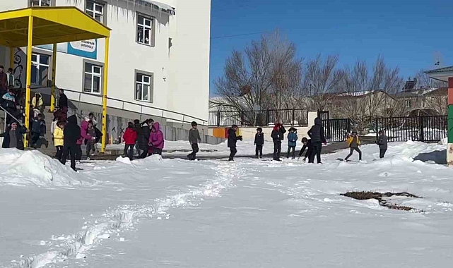 Çat Soğukpınar&#039;da Eğitimde Devrim: Okul Bir Anaokuluna ve Kültür Merkezine Dönüştü