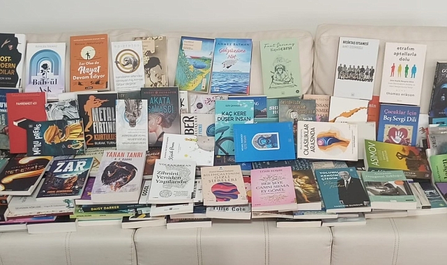 Çıldır&#039;da Öğrencilere Kitap Sevinci: Karneyle Beraber Hediye Kitap!