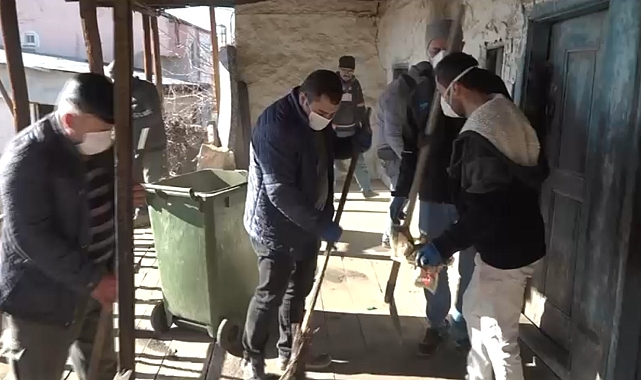 Çöp evde ölümcül hayat mücadelesi mutlu sonla bitti