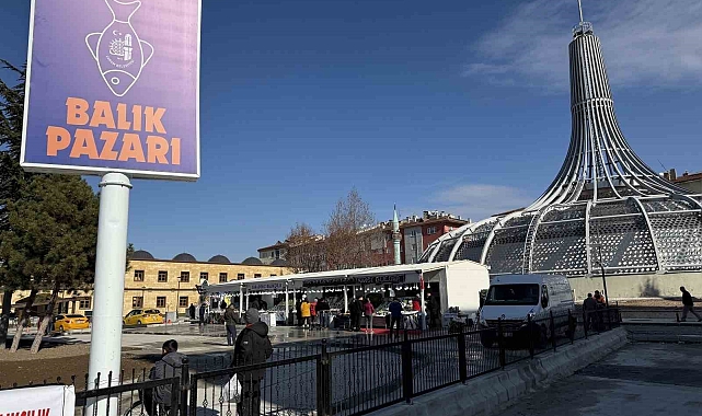 Çorum&#039;da Tarihi Şehir Meydanı Canlanıyor: Balıkçılar Yeni Yuvalarında