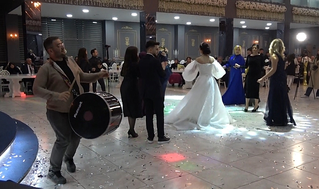 Davulcu Recep eğlencelerin aranan ismi oldu