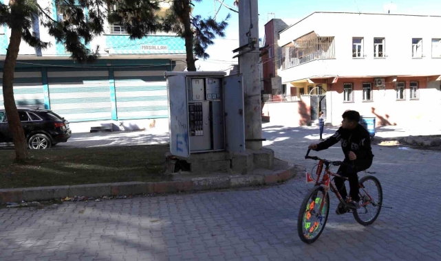 DEDAŞ&#039;ın açık bırakılan trafoları ölüm tehlikesi saçıyor