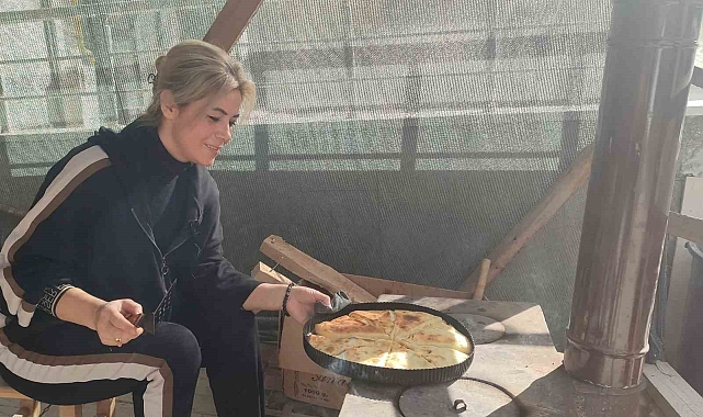 Deprem Enkazından Kalkıp Kömbe İşine Atılan Kadın Kahramanmaraş&#039;a Umut Oldu