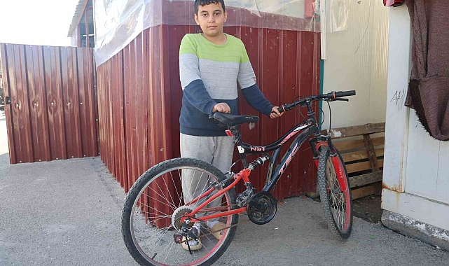Depremzede Çocuğun Bisikleti Çalındı: &quot;Arkadaşlarımla Tekrar Bisiklet Sürmek İstiyorum&quot;
