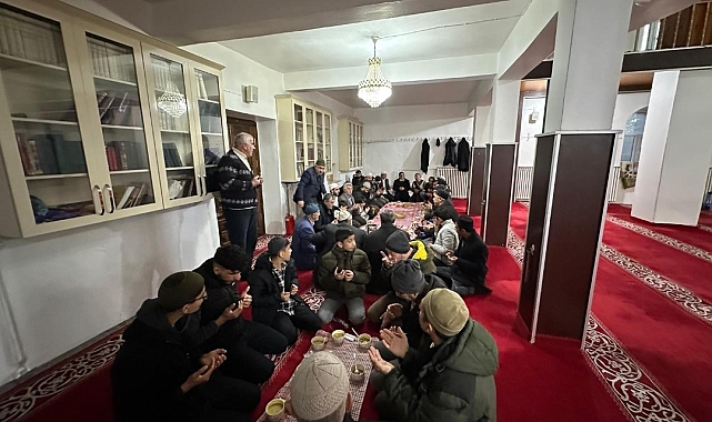 Diyadin&#039;de sabah namazı sonrası vatandaşlara çorba ikramı