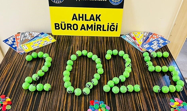 Diyarbakır&#039;da Yeni Yıl Baskını: &quot;Mutlu Yıllar&quot; Diyerek Yakalanan Kumarbazlar