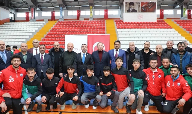 Diyarbakır&#039;da Yeni Yılın İlk Dakikalarında Şaşırtıcı Baskın: 32 Kişiye Ceza, 5 Gözaltı