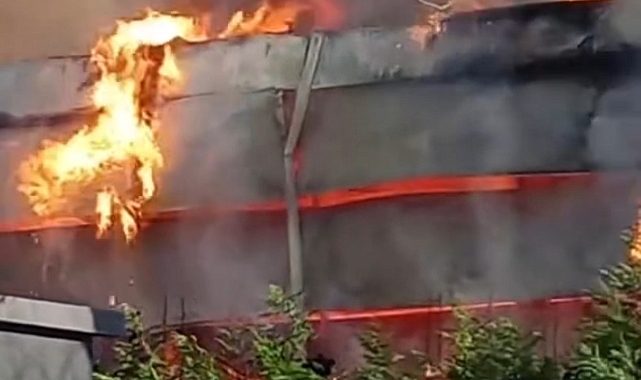 Düzce&#039;de Tavuk Çiftliği Alevlere Teslim Oldu