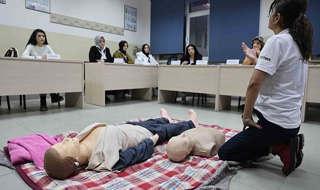 Elazığ&#039;da &#039;Hasta ve Yaşlı Öz Bakımına Destek&#039; kursuna yoğun ilgi