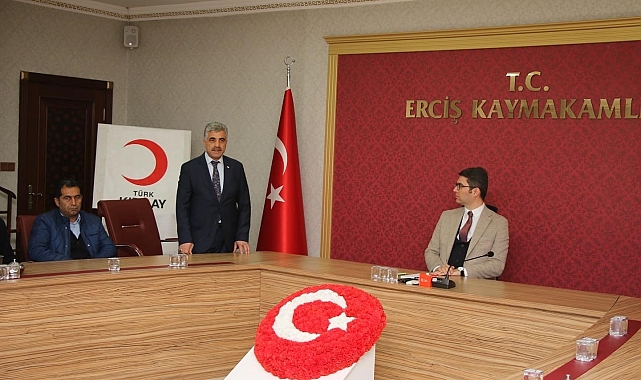 Erciş&#039;te Kan Bağışçılarına Plaket ve Madalya Töreni