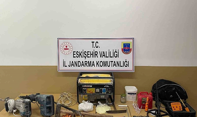 Eskişehir&#039;de Kaçak Kazıya Büyük Darbe! 2 Şüpheli Yakalandı