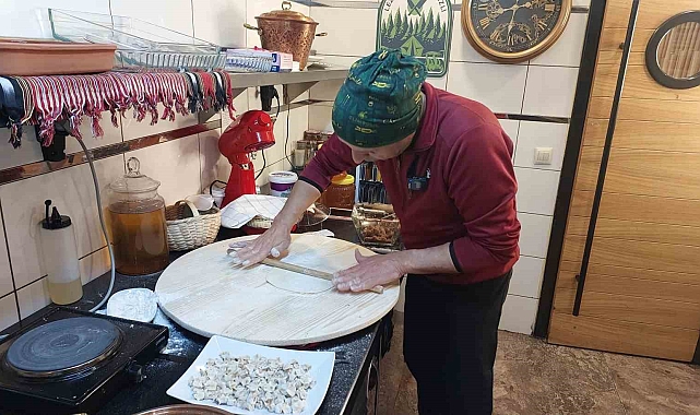 Fenomen Şef Süleyman Ateştepe&#039;den Kayseri Mantısı Şaheseri!