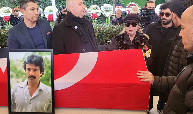 Ferdi Tayfur gözyaşlarıyla son yolculuğuna uğurlandı