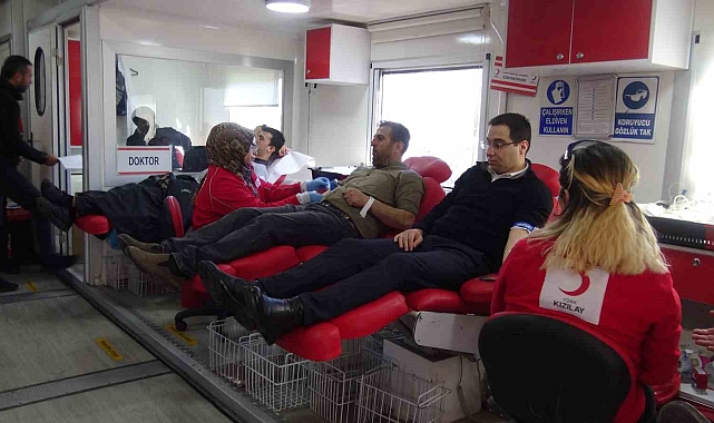 Gercüş&#039;te Kızılay&#039;a Yoğun Kan Bağışı