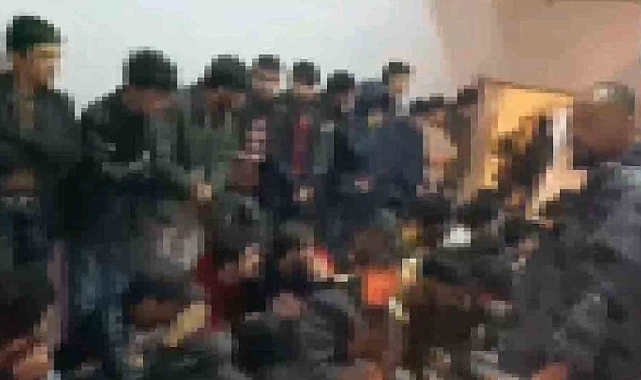 Göçmenleri kağıt havlular arasına saklayan çete üyerine 16 yıla kadar hapis talebi