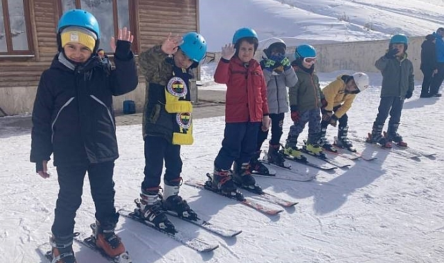Hakkari&#039;de geleceğin kayakçıları yetiştiriliyor