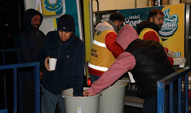 Haliliye Belediyesi&#039;nin Sıcak Çorba İkramlarıyla Yürekler Isınıyor