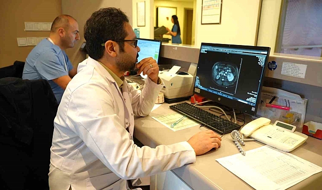 &#039;Halsizim&#039; diye gitti hastanede 12 santimetrelik dev kitleyle karşılaştı