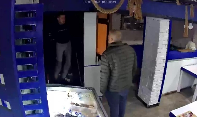 Hırsızlık için girdiği balıkçıda çalışan ile göz göz geldi, 'tuvaletim var' dedi