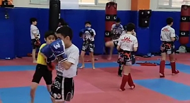 Iğdır'da Gençler Muay Thai ile Hayatına Renk Katıyor