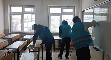 Iğdır'da Okullar Pırıl Pırıl: Yükümlüler Temizliğe Devam Ediyor