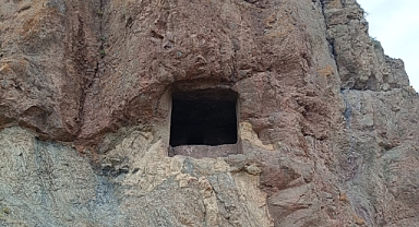 Iğdır'daki Göktaş Kaya Mezarı Dağcıların Yeni Rotası Oldu