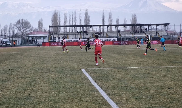 Iğdır FK - Boluspor Maçında İlk Yarıda Goller Sustu