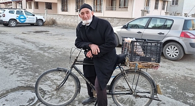 Iğdır'ın 80 Yaşındaki Bisiklet Kahramanı: Mahmut Keskin 40 Yıldır Bisikletiyle Şehirde Süzülüyor