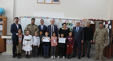 Iğdır'ın Karakoyunlu İlçesi'nde Karne Heyecanı