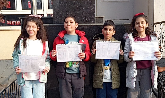 Iğdırlı Dördüzler Yarıyıl Karnelerini Aldılar