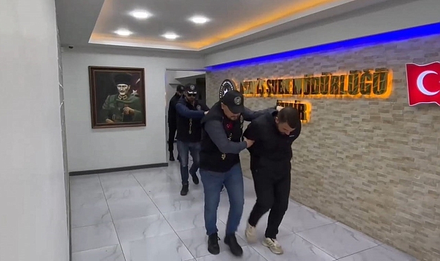 İzmir&#039;de İş Yerine Kurşun Yağdıran 3 Kişi Tutuklandı