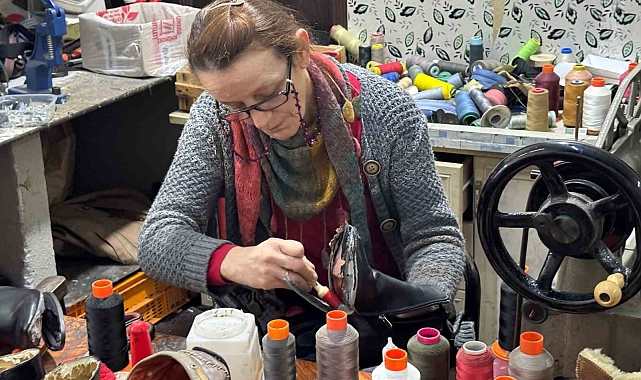 İzmit&#039;in Ayakkabı Tamir Ustası: Hülya Kurak&#039;ın İlham Veren Hikayesi