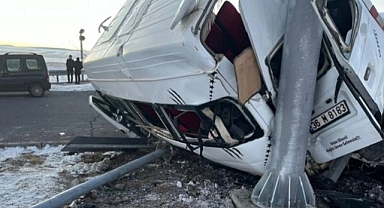 Kars'ta Korkunç Kaza: 13 Yaralı