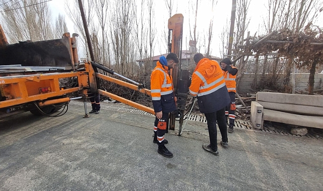 Karayolları Iğdır Şube Müdürlüğü&#039;nden Kavşaklarda Son İşaretleme Çalışması
