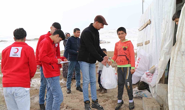 Kızılay, Diyadin&#039;de İhtiyaç Sahiplerinin Yüzünü Güldürüyor