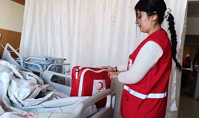 Kızılay&#039;dan yeni yılın ilk bebeklerine &quot;Sevgi Bohçası&quot; hediye