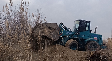 Kuzugüden Köyünde Kanal Temizliği Çalışmaları Tam Gaz Devam Ediyor!