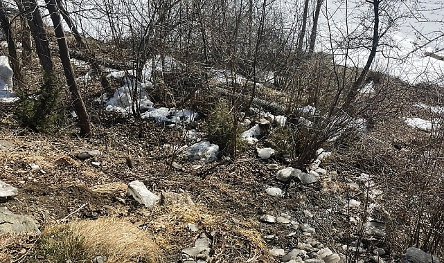 Oltu Kotik Köyü&#039;nde Çeşme Başında Çöp Krizi