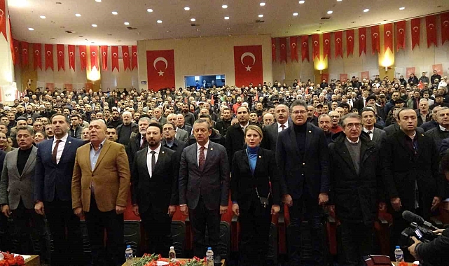 Özgür Özel, Erzurum&#039;da &#039;halk buluşması&#039;nda konuştu