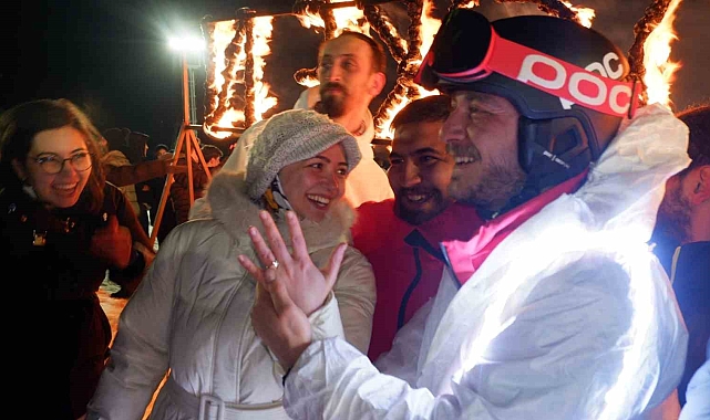 Palandöken&#039;de Unutulmaz Bir Evlilik Teklifi: Aşk ve Sporun Buluştuğu An