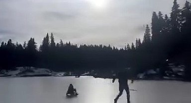 Safranbolu'da Kışın Sihirli Dokunuşu: Buz Tutan Gölette Kızak Keyfi!