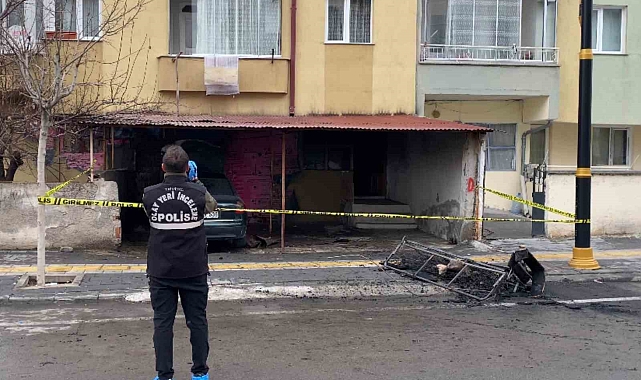 Sivas&#039;ta Gizemli Otomobil Yangını: Kundaklama Şüphesi
