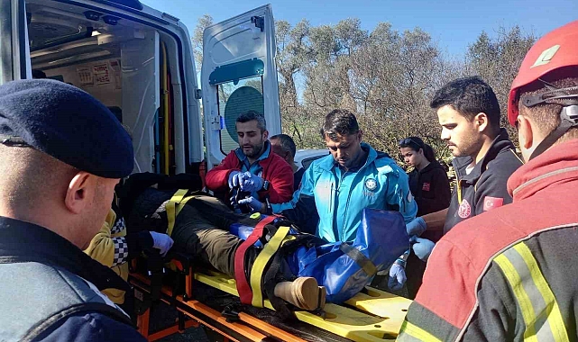 Taş duvardan düşen şahsı jandarma ekipleri ambulansa yetiştirdi