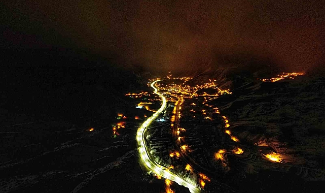 Uzundere&#039;ye Işık Tutuldu: Erzurum-Artvin Karayolu LED Işıklarla Aydınlandı