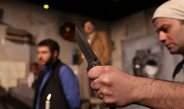 Van Devlet Tiyatrosu&#039;nun Yeni Sahnesi &#039;Maskeliler&#039; ile Canlandı