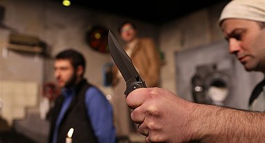 Van Devlet Tiyatrosu'nun Yeni Sahnesi 'Maskeliler' ile Canlandı